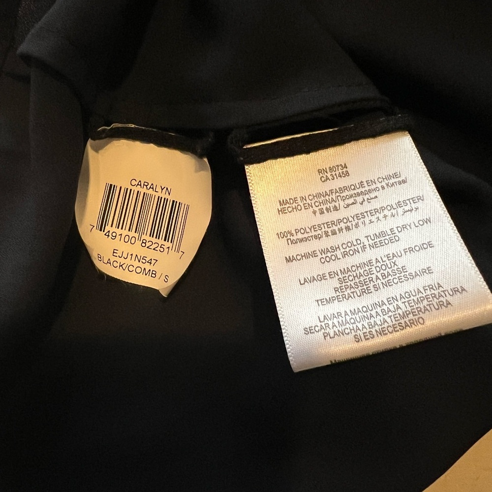 BCBGMaxAzria Women’s Black and White Patterned Top - Picture 5 of 5
